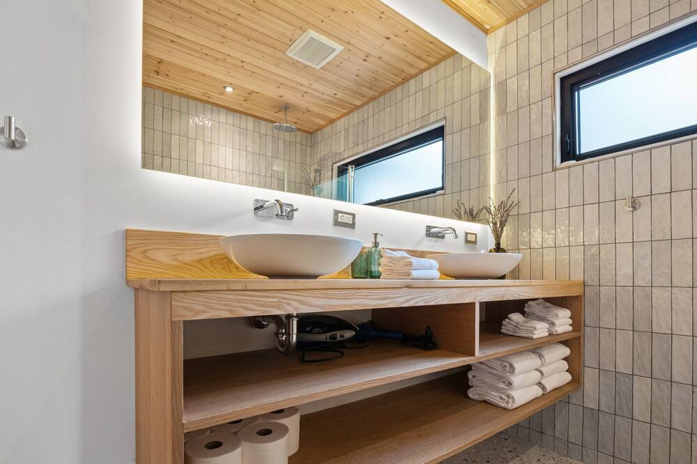 Photo of Bathroom in Beamsville