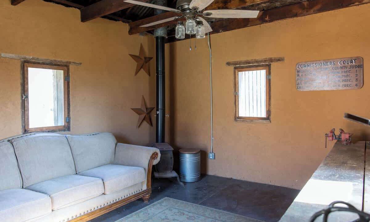 Photo of Livingroom in Mason