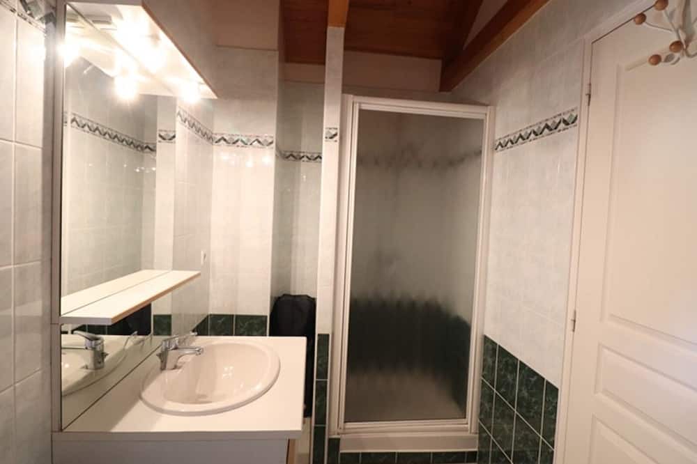 Photo of Bathroom in Roumegoux