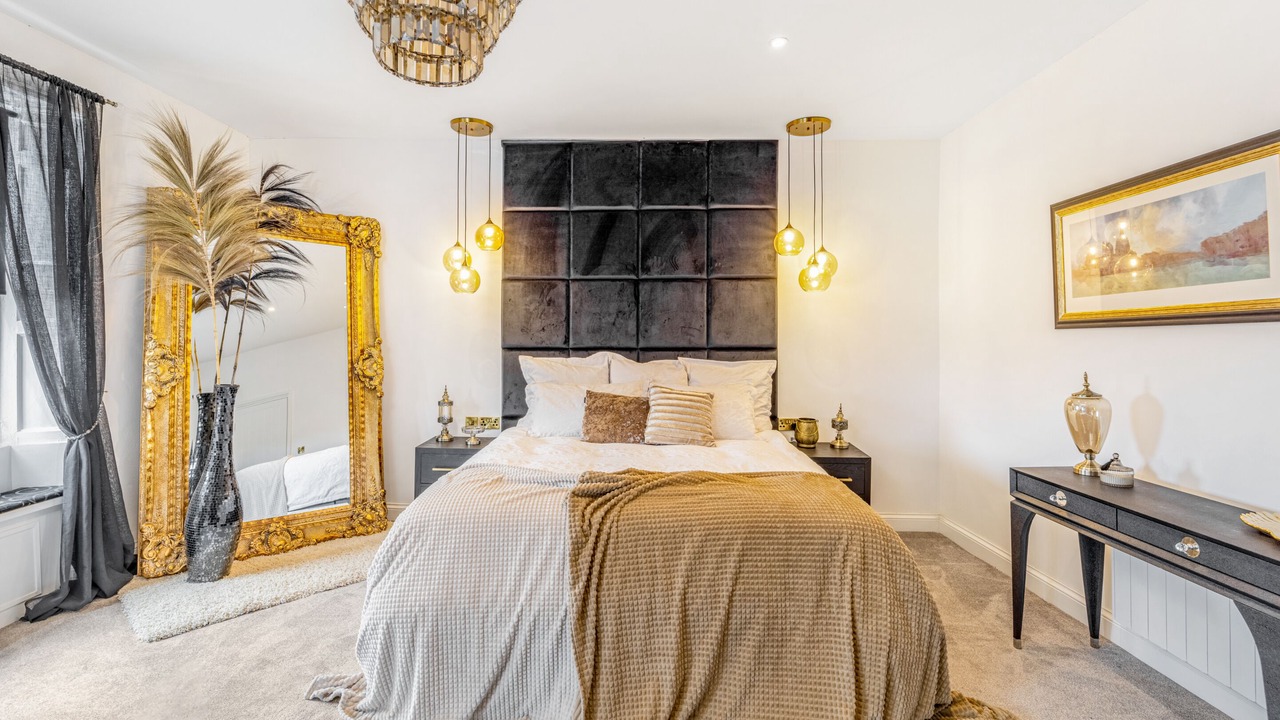 Photo of Others in Frampton