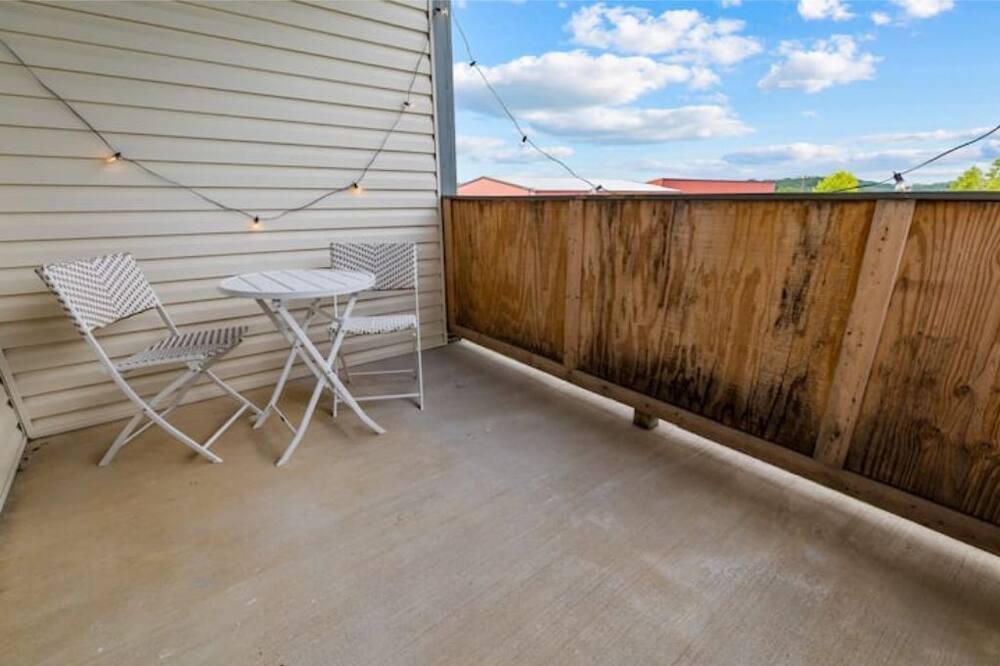 Photo of Patio Balcony in Blue Eye