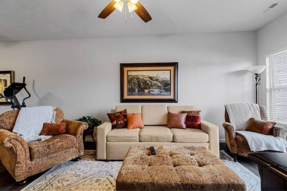 Photo of Livingroom in Blue Eye