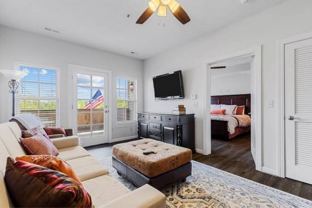 Photo of Livingroom in Blue Eye