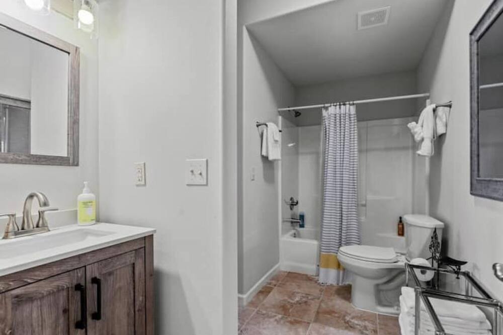 Photo of Bathroom in Blue Eye