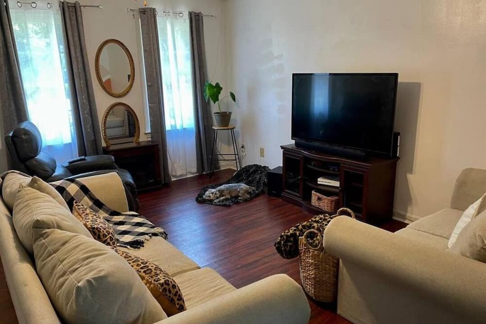 Photo of Livingroom in Mount Zion