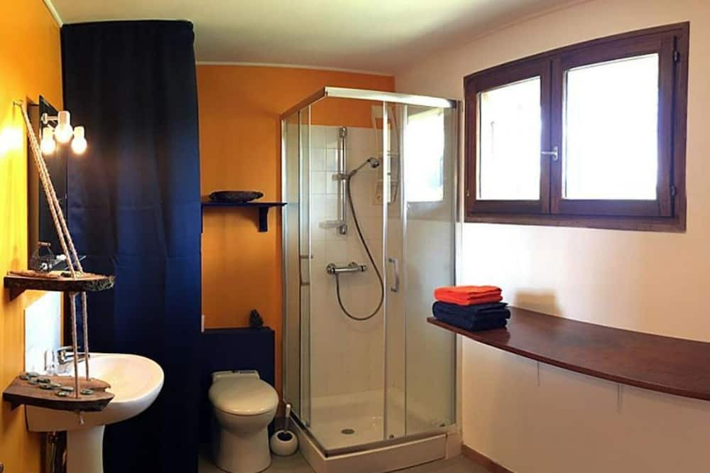 Photo of Bathroom in Chaux-des-Crotenay