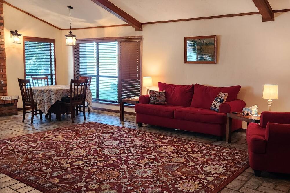 Photo of Livingroom in Hemphill