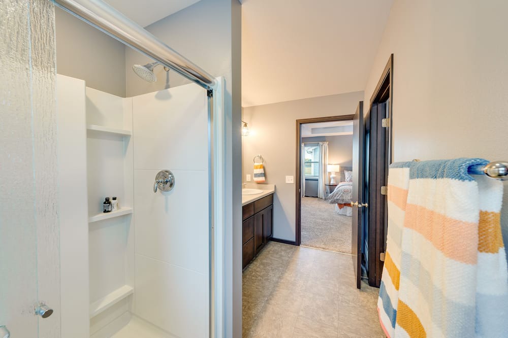 Photo of Others in De Forest