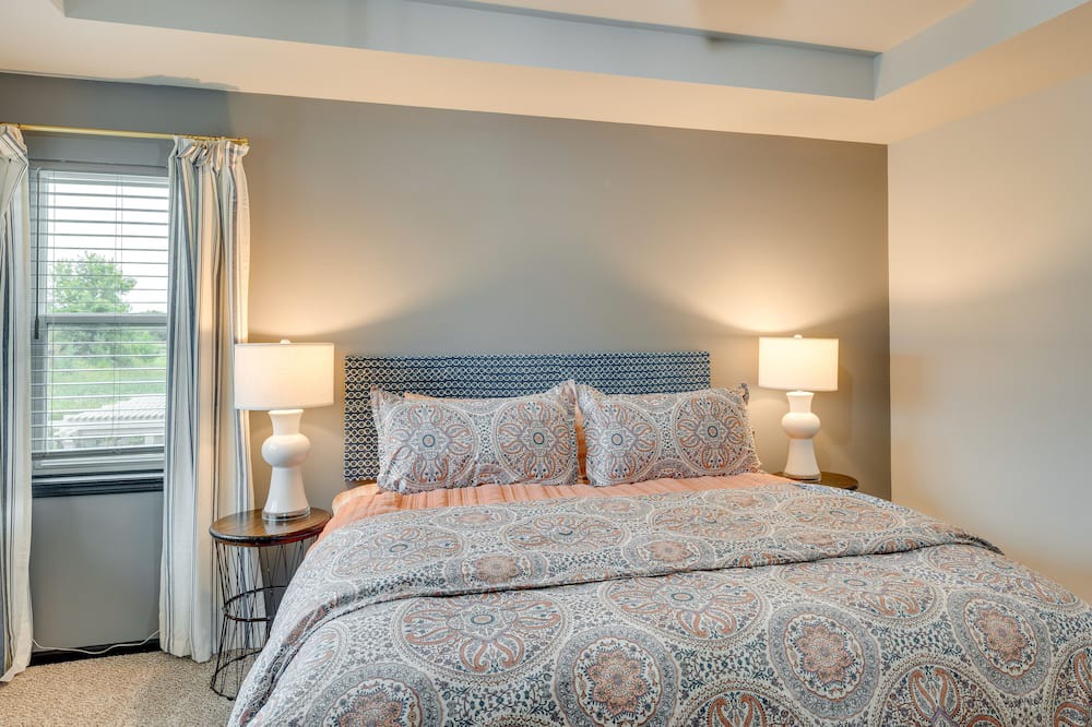 Photo of Bedroom in De Forest