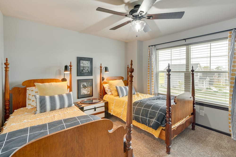 Photo of Others in De Forest