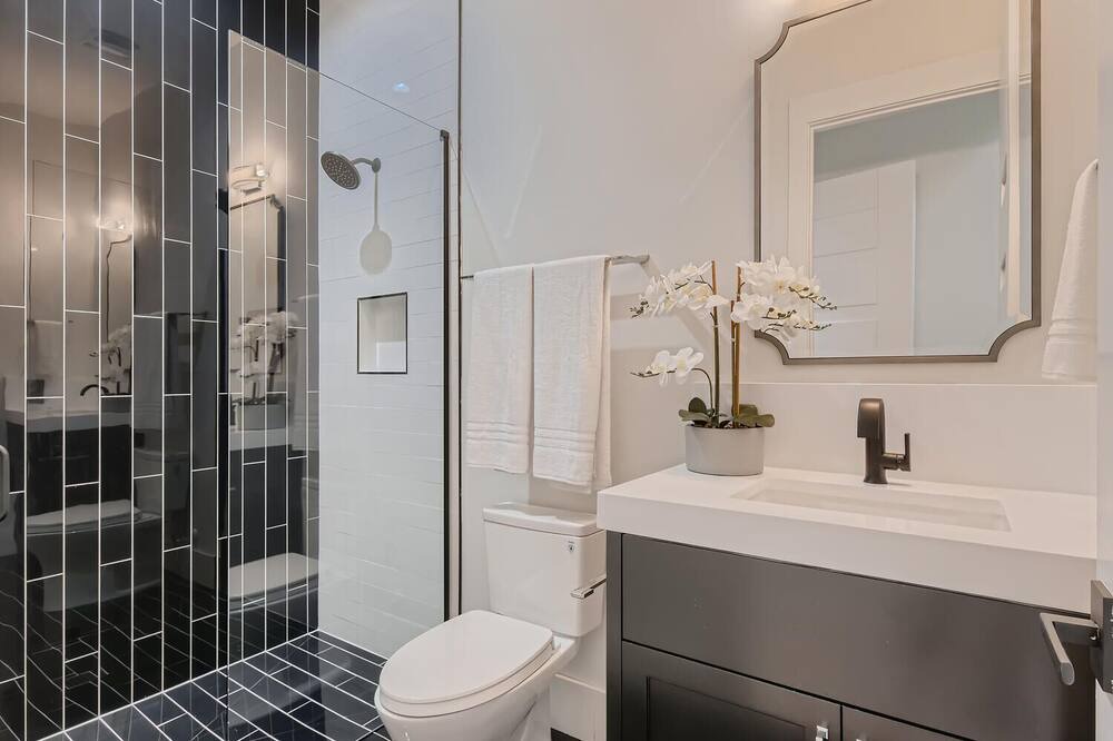 Photo of Bathroom in Northshore On Lake Travis