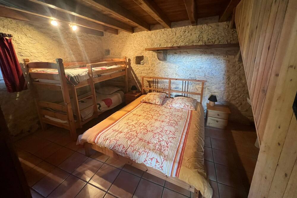 Photo of Bedroom in Monflanquin