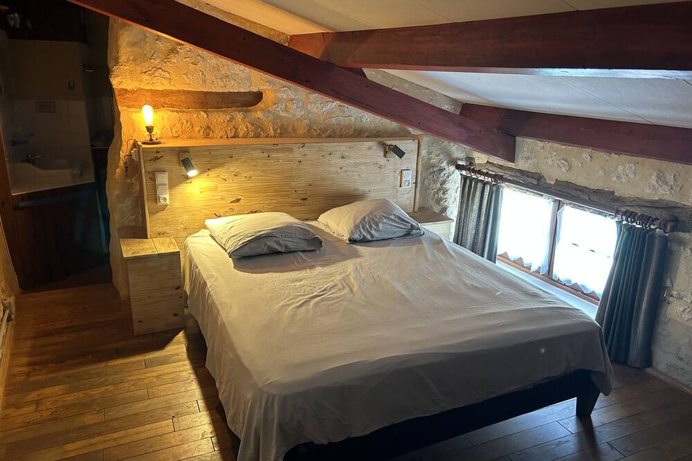 Photo of Bedroom in Monflanquin