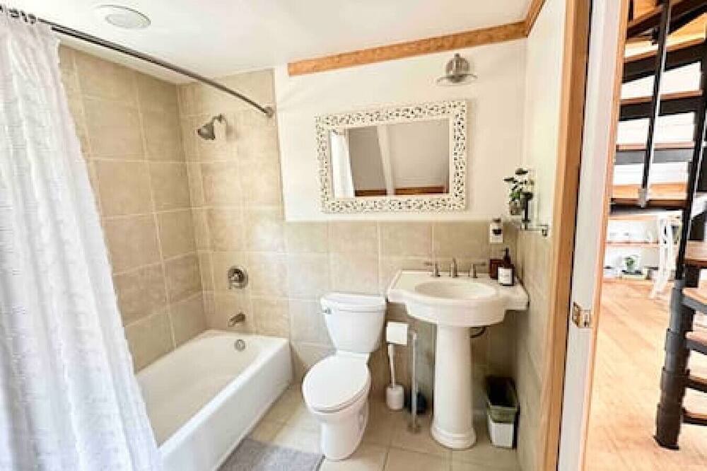Photo of Bathroom in Mariposa