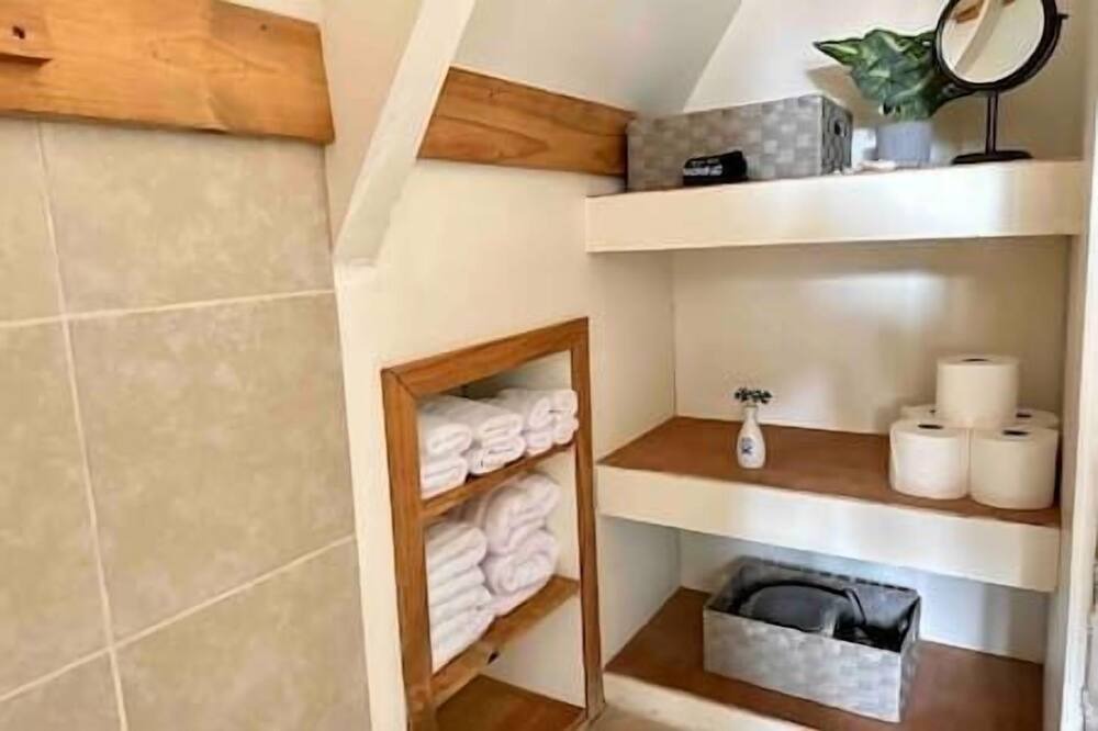 Photo of Bathroom in Mariposa