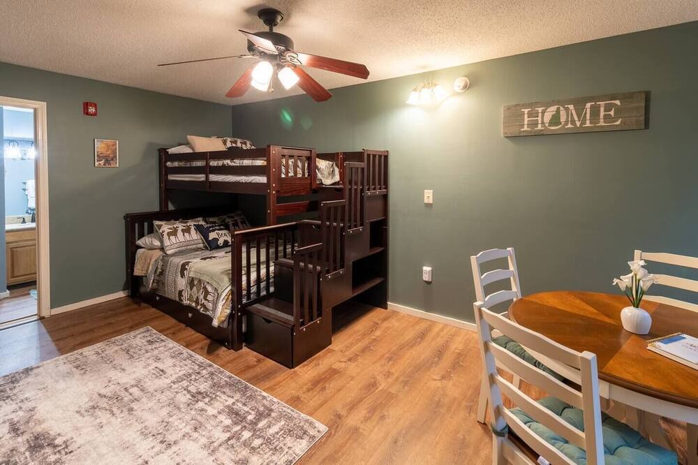 Photo of Others in Bartlett