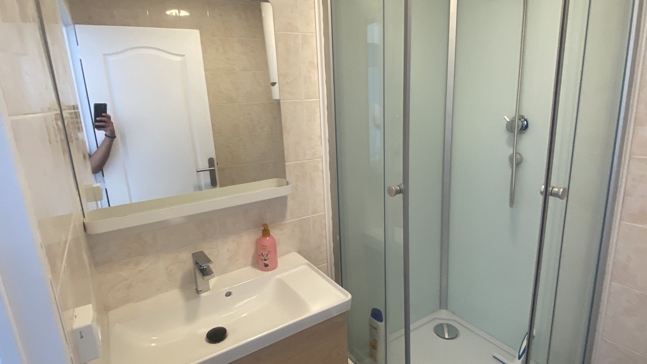 Photo of Bathroom in Esbly