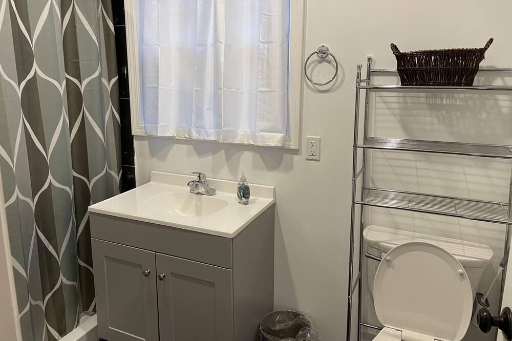 Photo of Bathroom in Bynum