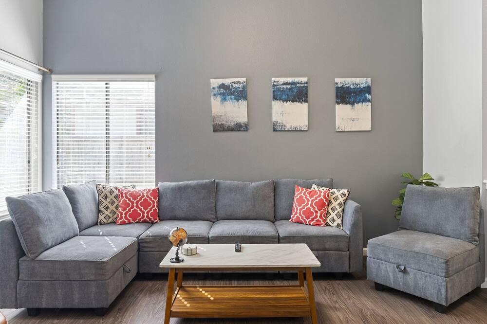 Photo of Livingroom in Wells Branch