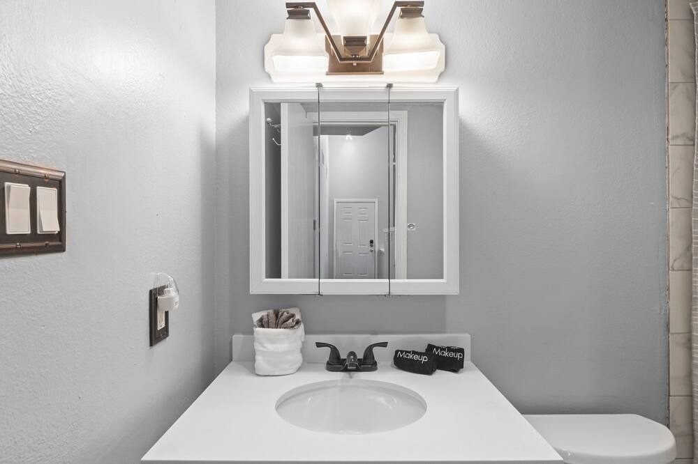 Photo of Bathroom in Wells Branch