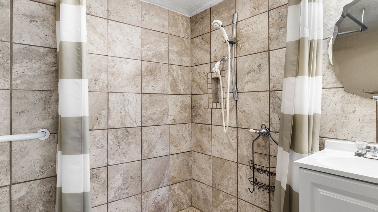 Photo of Bathroom in Canyon Lake