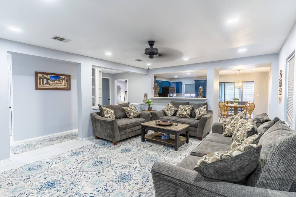 Photo of Livingroom in Round Rock