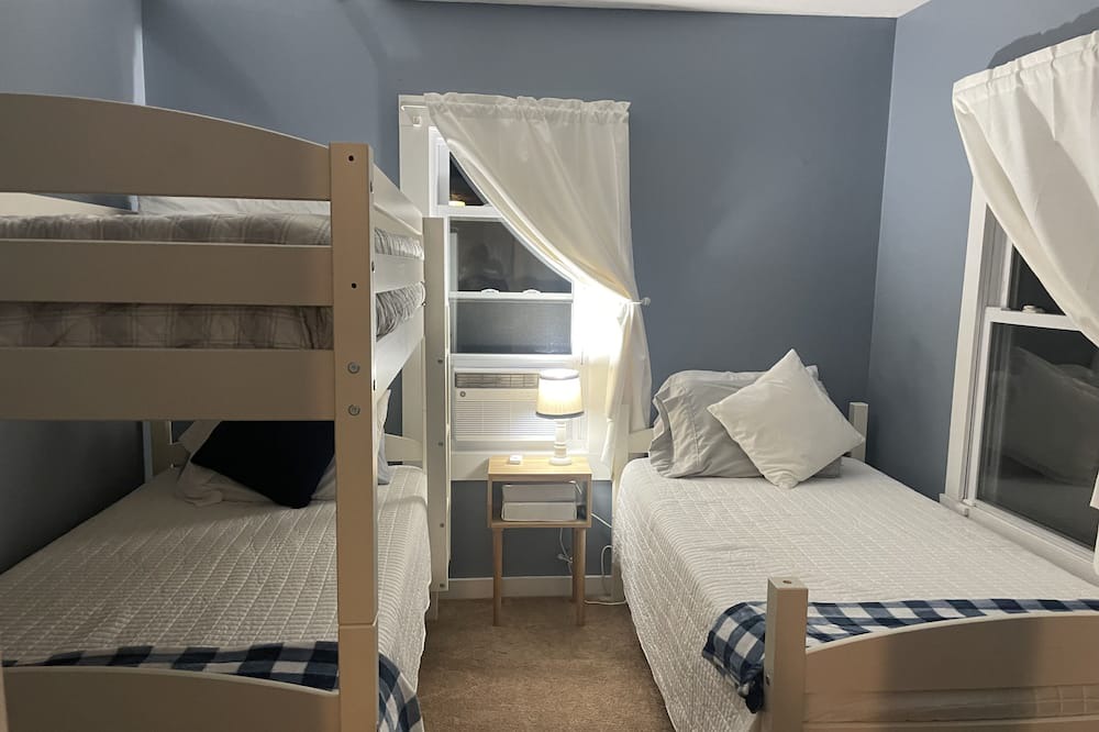 Photo of Bedroom in Troy