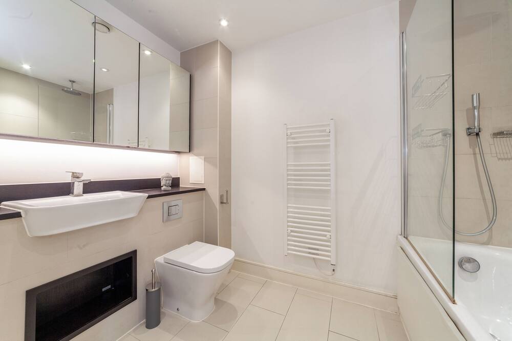 Photo of Bathroom in Bromley South
