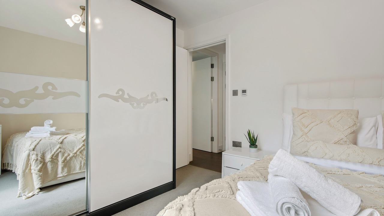 Photo of Others in Hoxton West