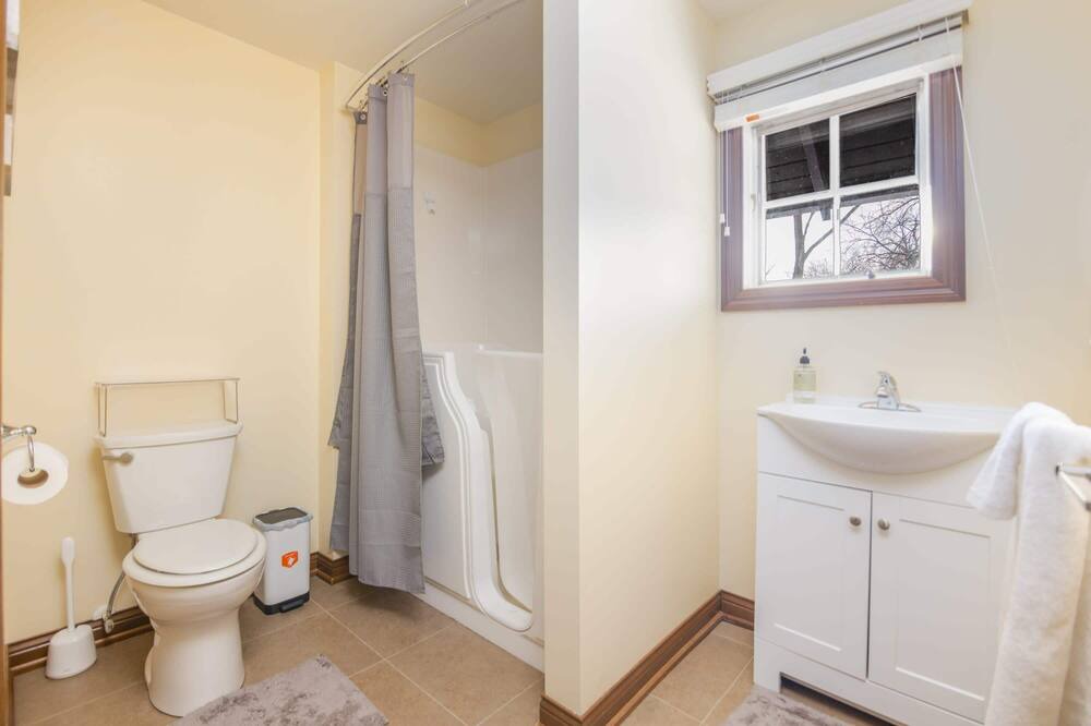 Photo of Bathroom in Des Moines