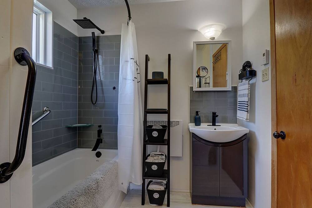 Photo of Bathroom in Memphremagog Regional County Municipality