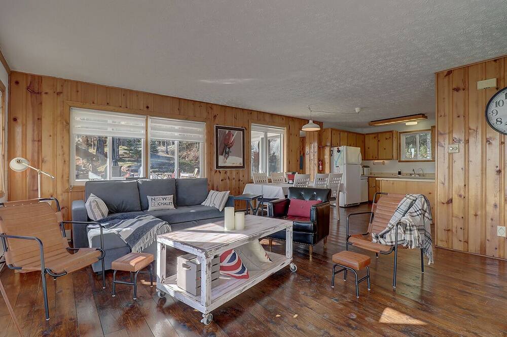Photo of Livingroom in Memphremagog Regional County Municipality