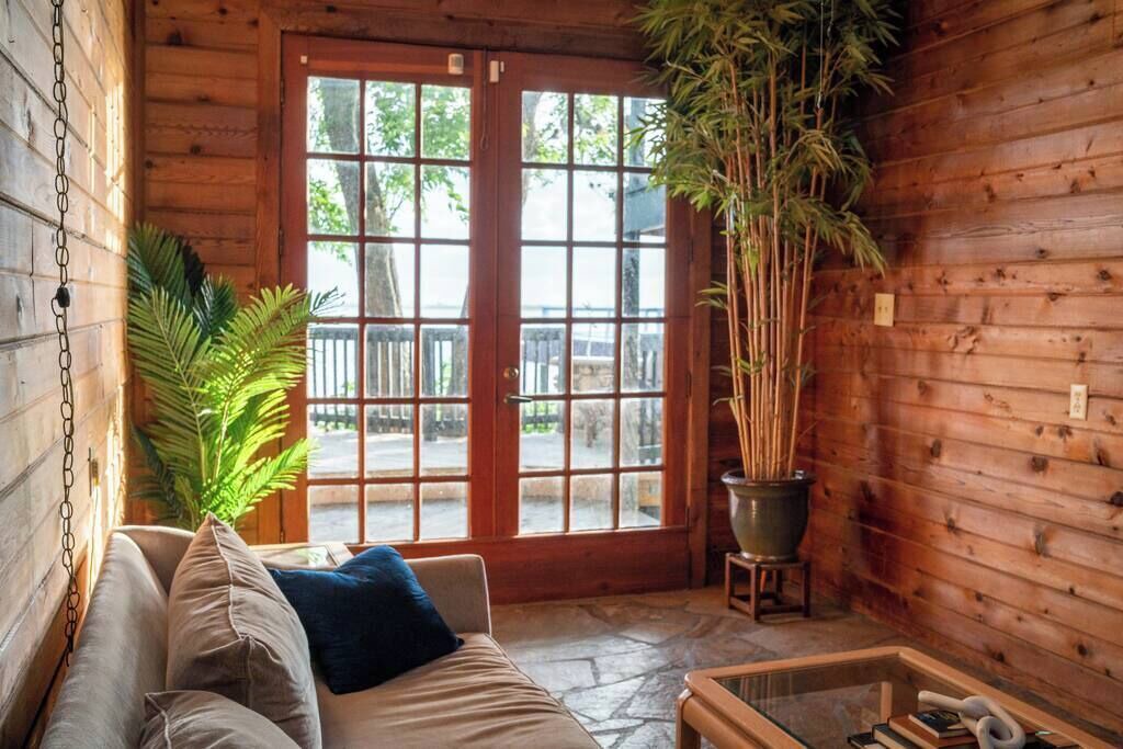 Photo of Livingroom in Barrett