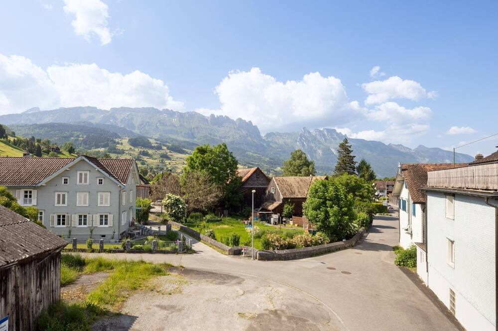 Photo of Outdoor in Grabs