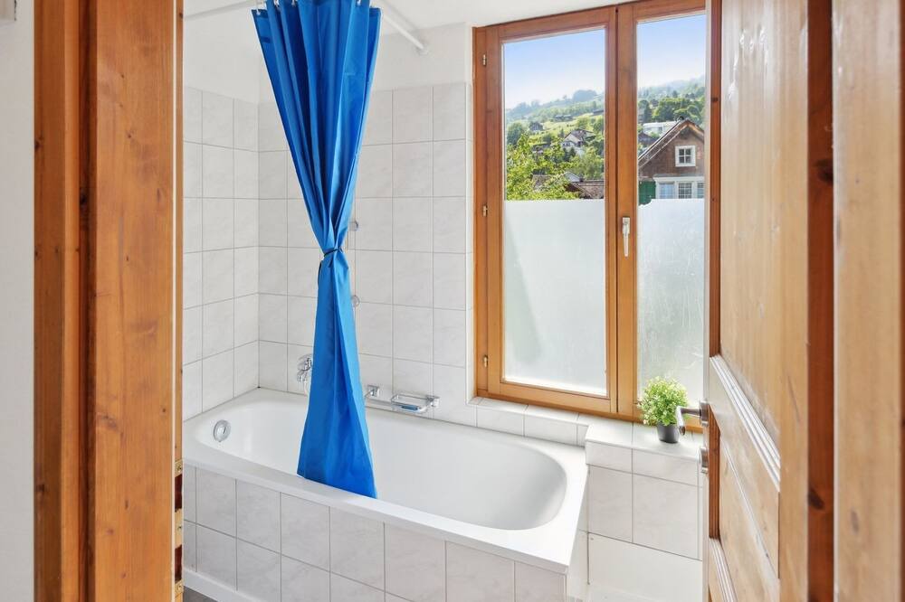 Photo of Bathroom in Grabs