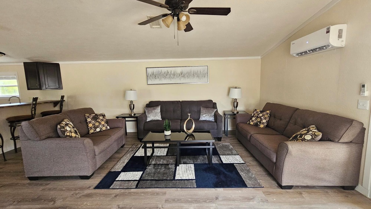 Photo of Livingroom in Taylor