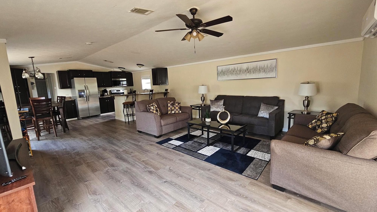Photo of Livingroom in Taylor