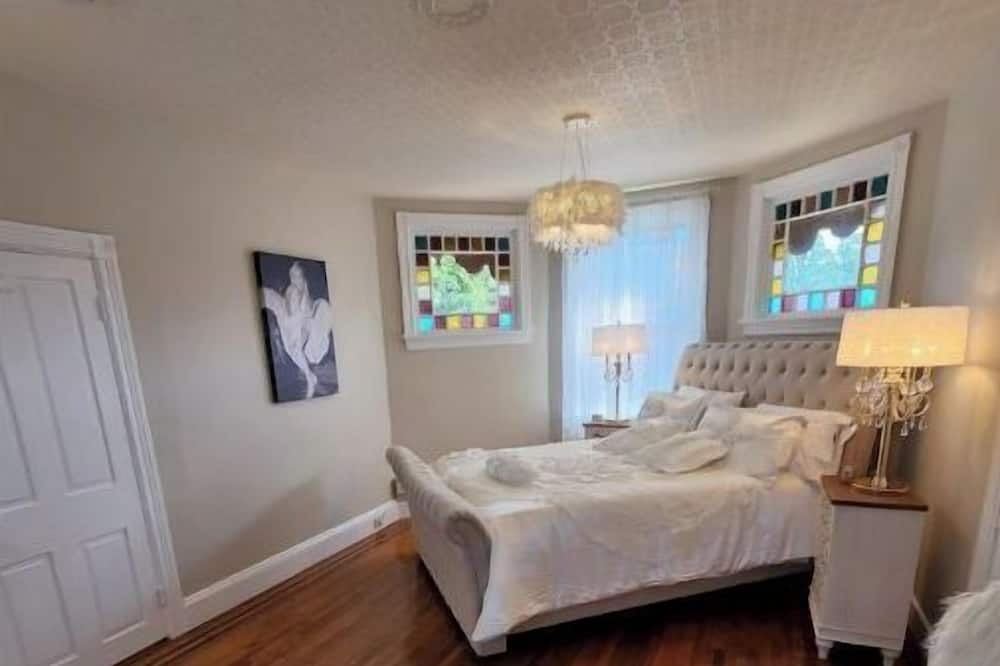 Photo of Bedroom in Langhorne