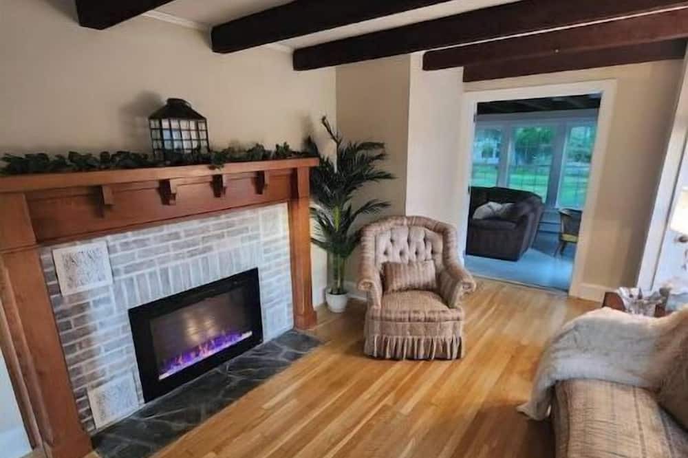 Photo of Livingroom in Langhorne