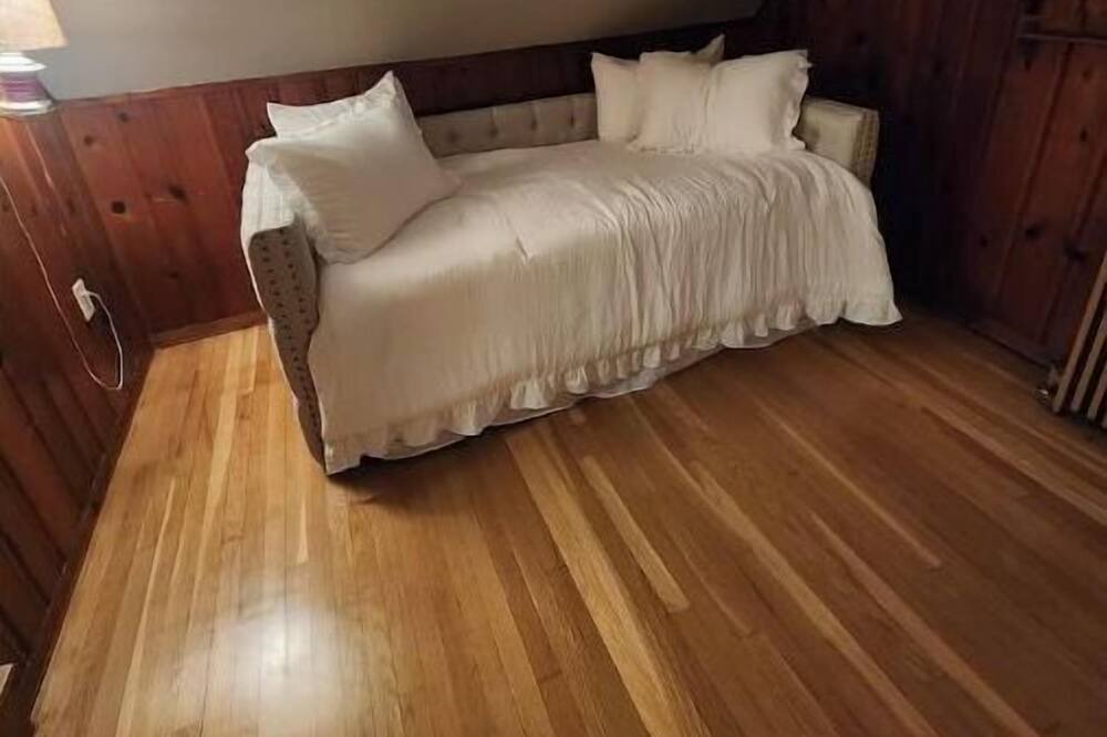 Photo of Bedroom in Langhorne