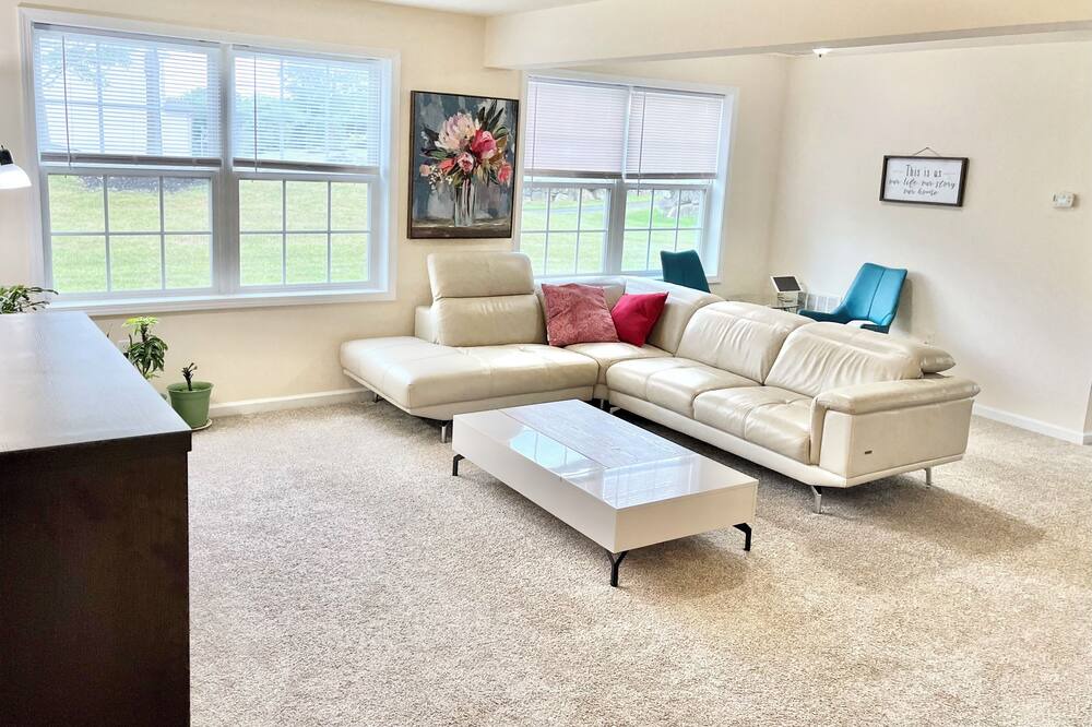 Photo of Livingroom in Lititz