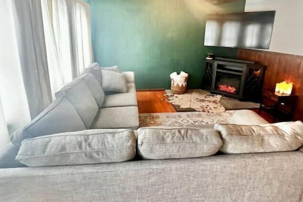 Photo of Livingroom in Blodgett Mills