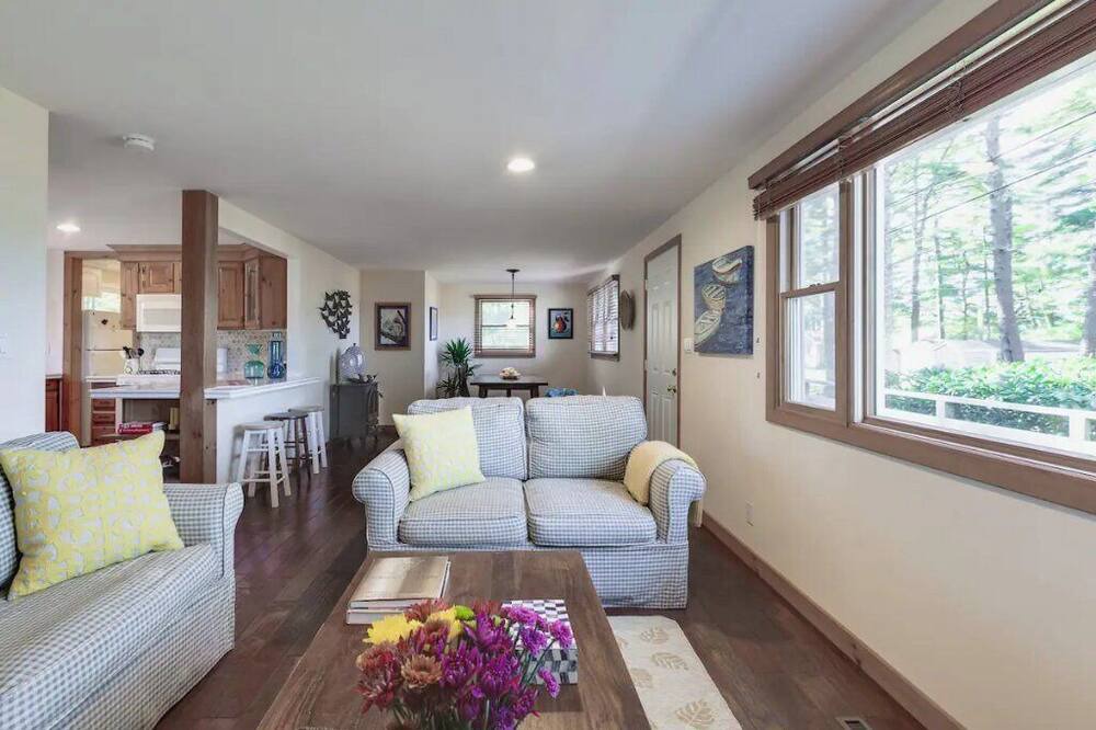 Photo of Livingroom in West Wareham