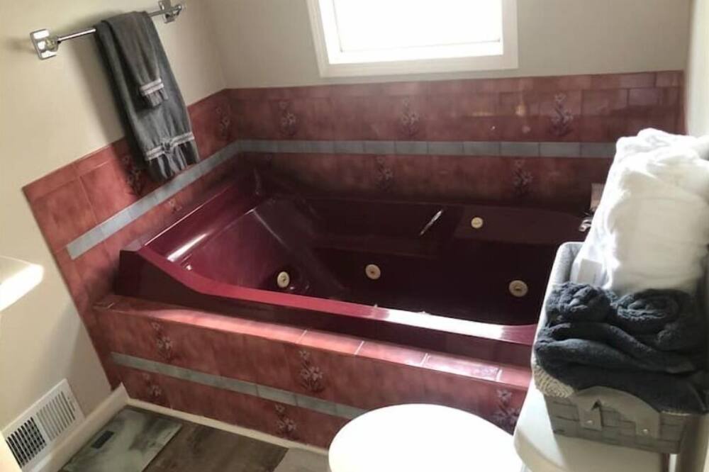 Photo of Bathroom in Gates-North Gates