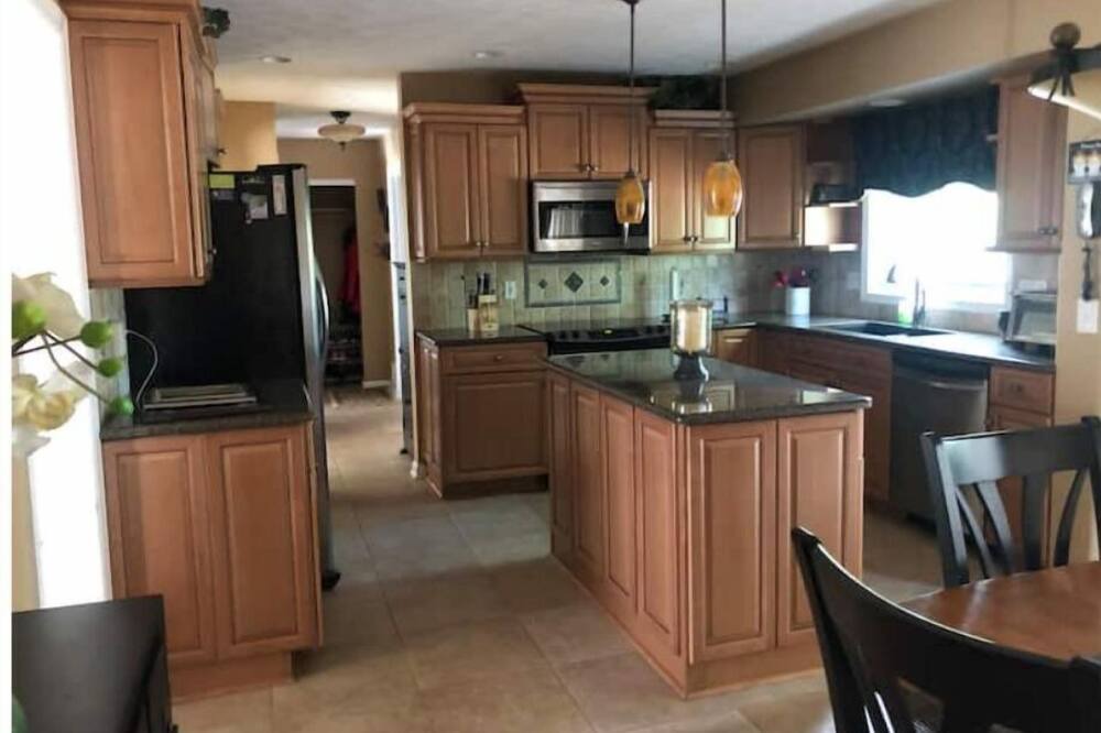 Photo of Kitchen in Gates-North Gates