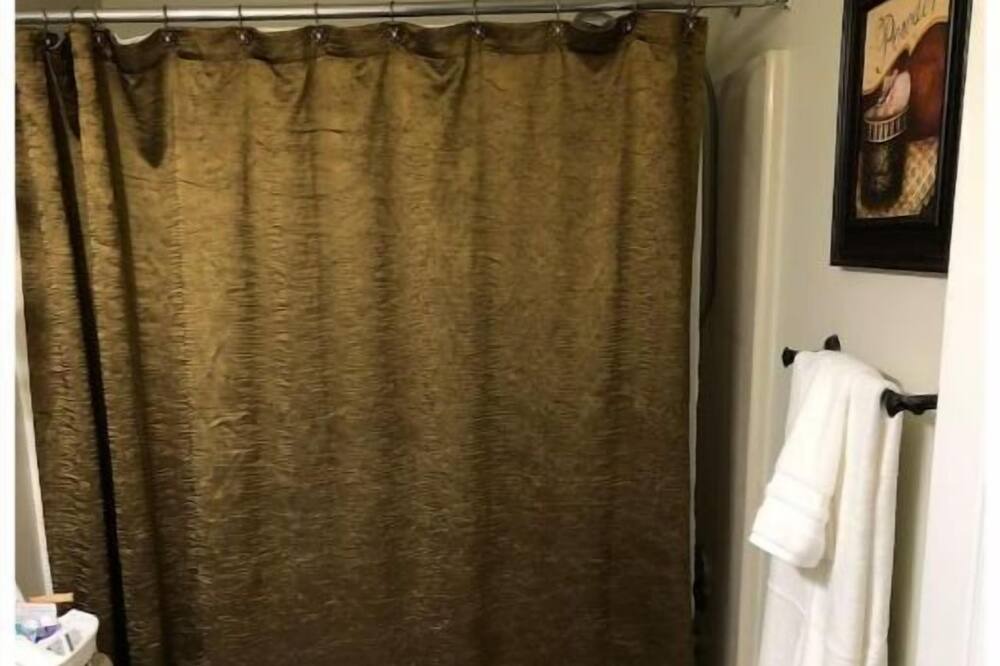 Photo of Bathroom in Gates-North Gates