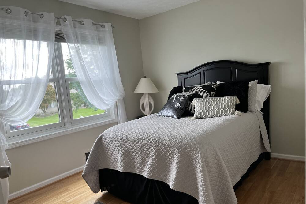 Photo of Bedroom in Gates-North Gates