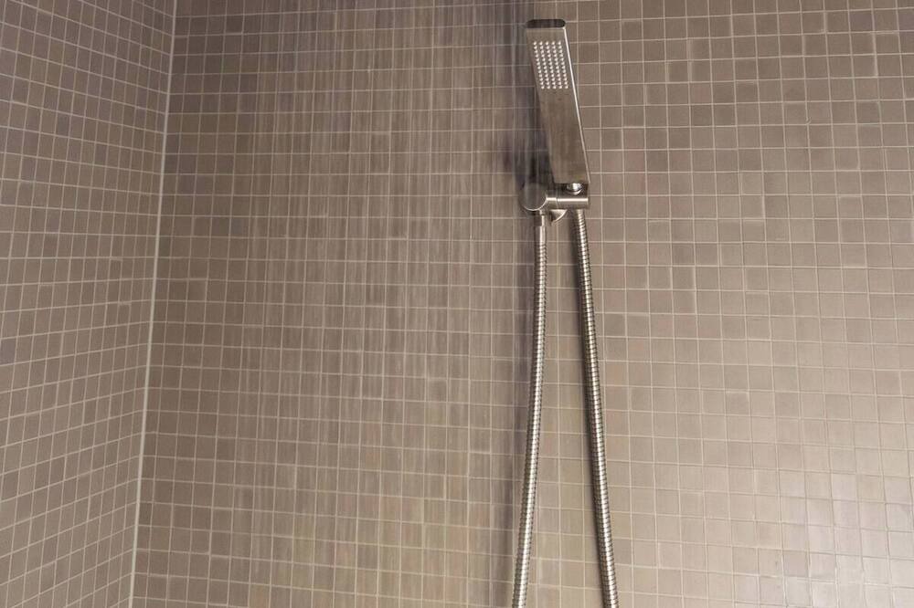 Photo of Bathroom in Poike