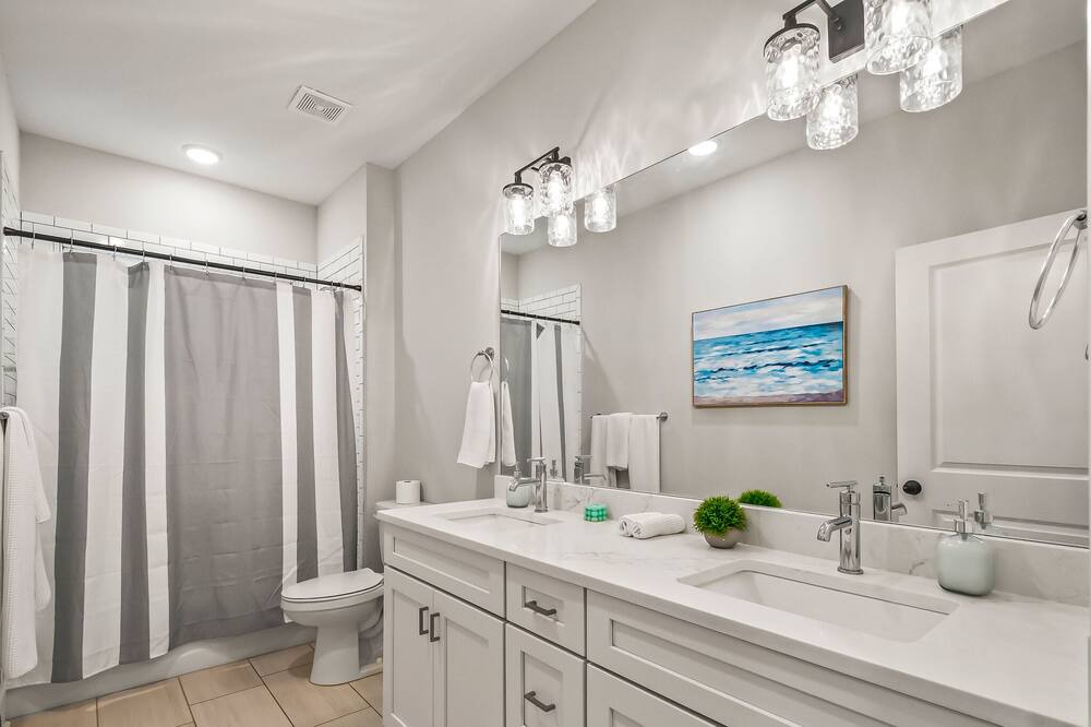 Photo of Bathroom in Crawfordville