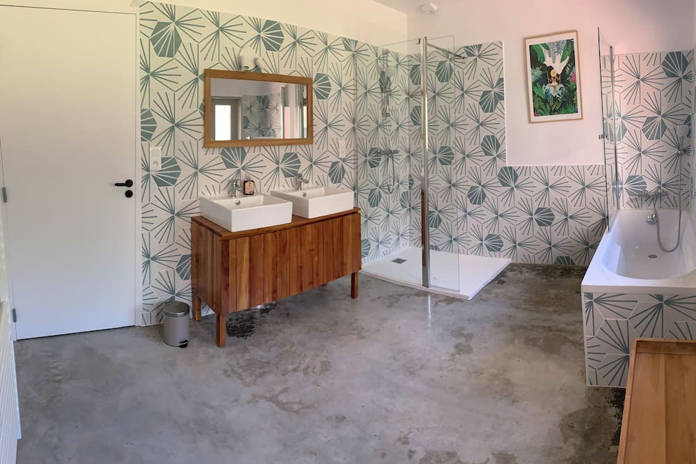 Photo of Bathroom in Happonvilliers